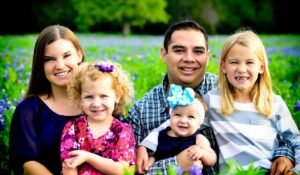 পারিবারিক সুখ: এক আনন্দময় জীবনের ভিত্তি